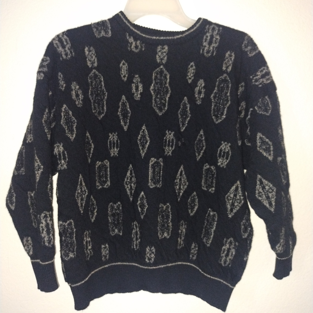 Elegant Black and Gray Geometric Sweater